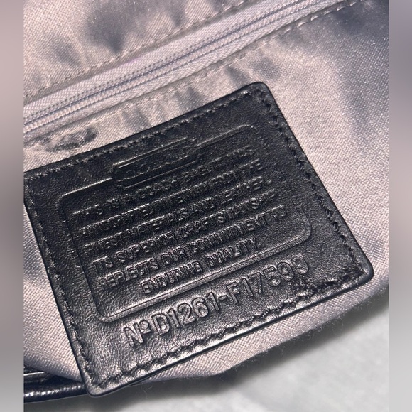 Beautiful, pre-owned, hobo, Authentic Coach purse. In great condition! - Picture 7 of 8